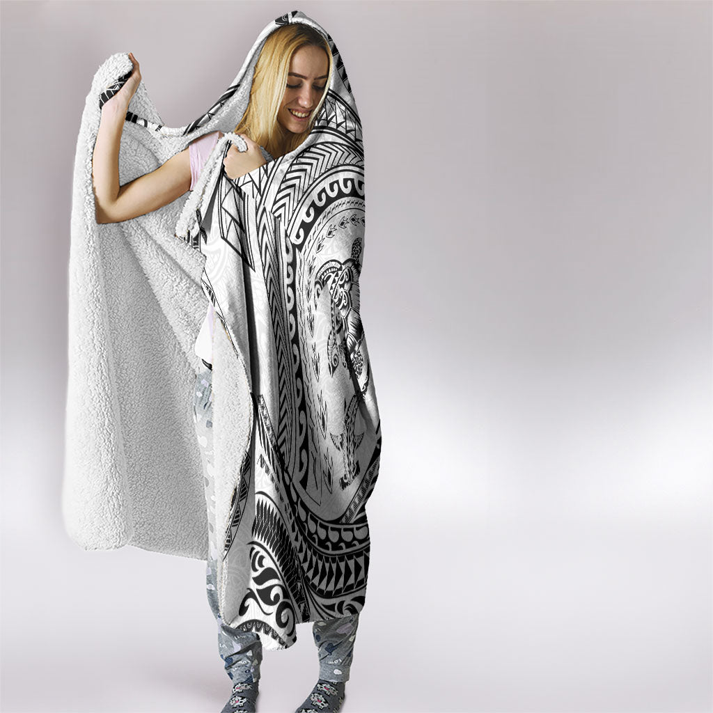 Hawaiian Turtle and Shark Hooded Blanket Kakau Tribal with Polynesian Pattern White Color LT03 - Polynesian Pride