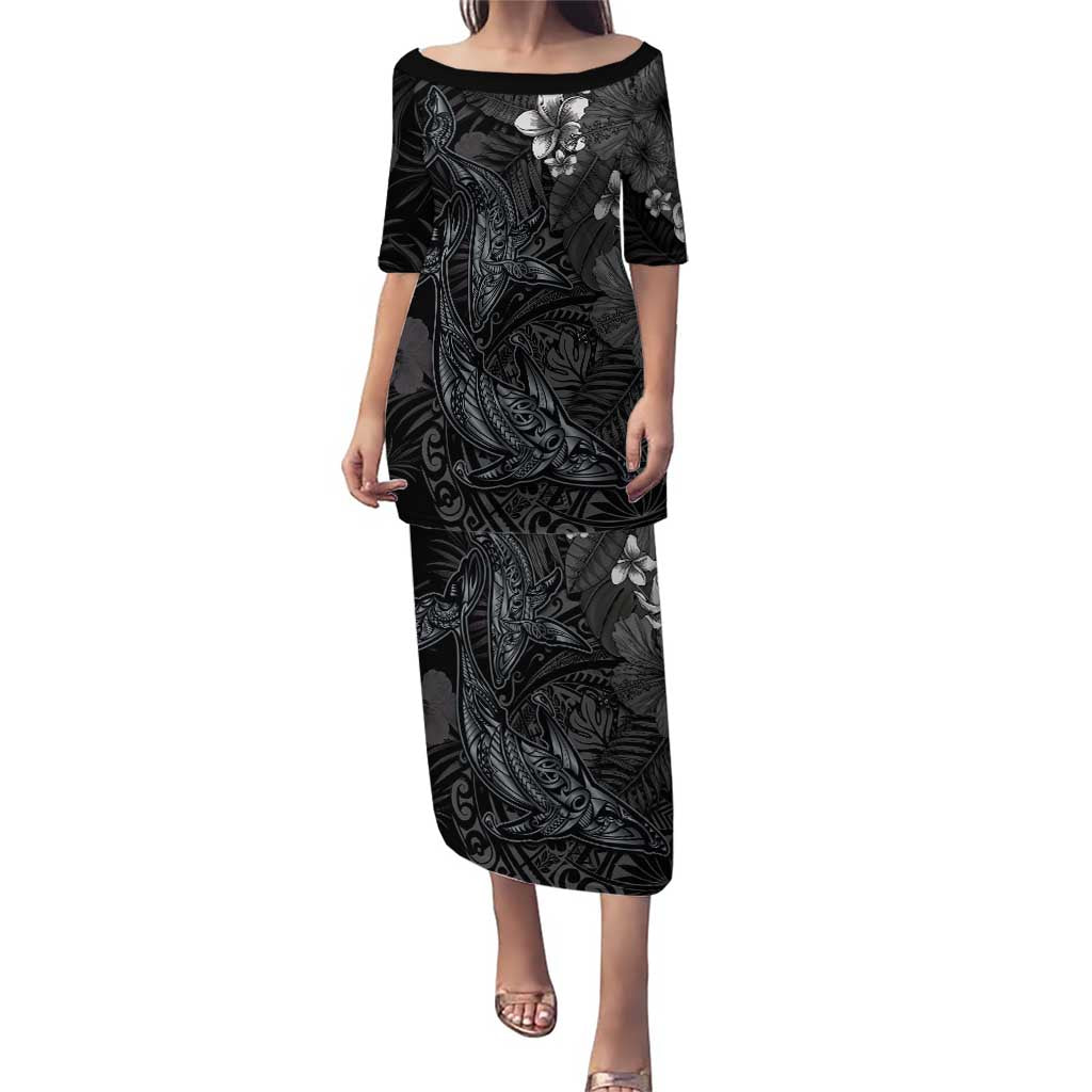 Hawaiian Tropical Plants and Tribal Whales Family Matching Puletasi and Hawaiian Shirt Polynesian Art Tattoo Grayscale LT03 Mom's Dress Black - Polynesian Pride