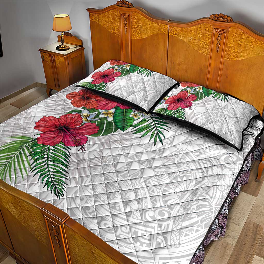 Hawaiian Tropical Plants Quilt Bed Set Kakau Tattoo and Polynesian Pattern Half White Color
