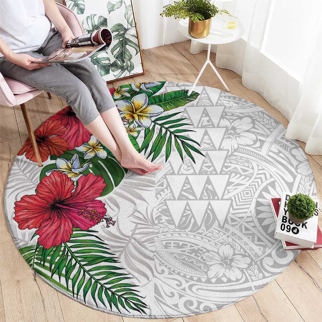 Hawaiian Tropical Plants Round Carpet Kakau Tattoo and Polynesian Pattern Half White Color