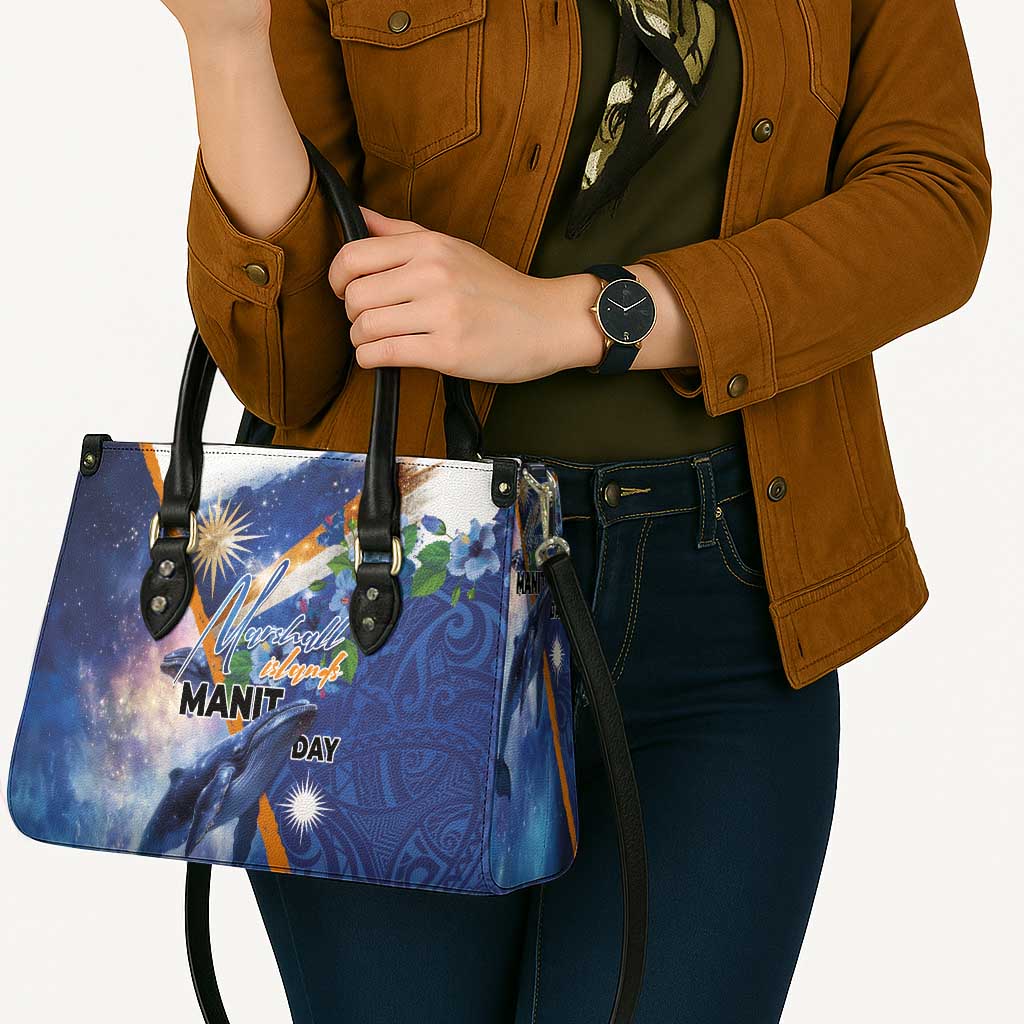 Marshall Islands Manit Day Leather Bag Grunge National Flag with Whales and Tribal Tattoos - Polynesian Pride