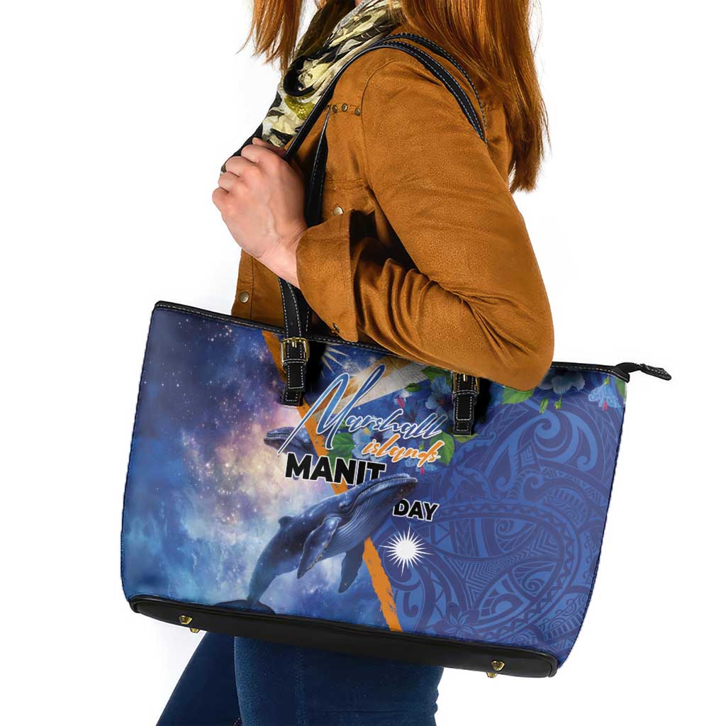 Marshall Islands Manit Day Leather Tote Bag Grunge National Flag with Whales and Tribal Tattoos - Polynesian Pride