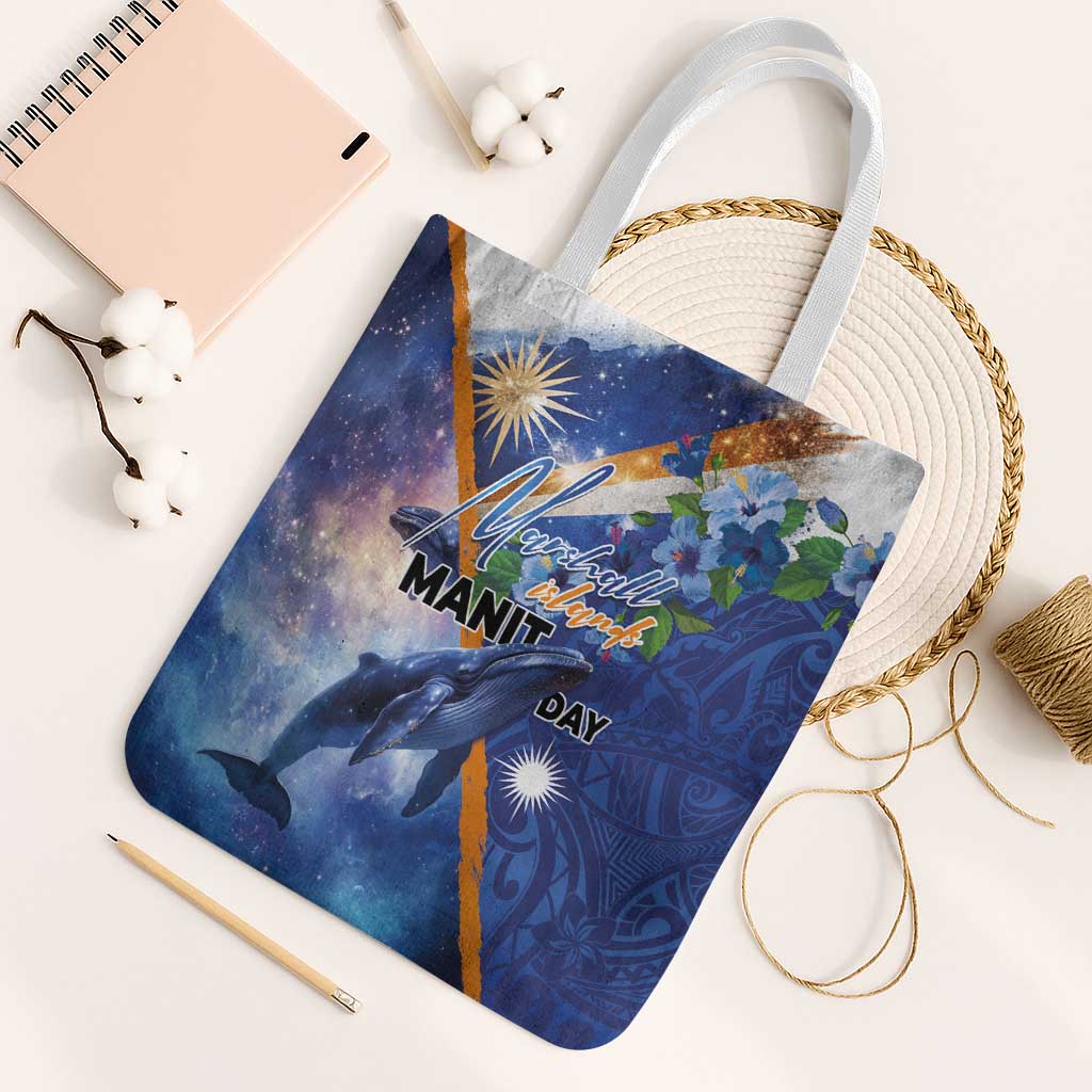 Marshall Islands Manit Day Tote Bag Grunge National Flag with Whales and Tribal Tattoos - Polynesian Pride