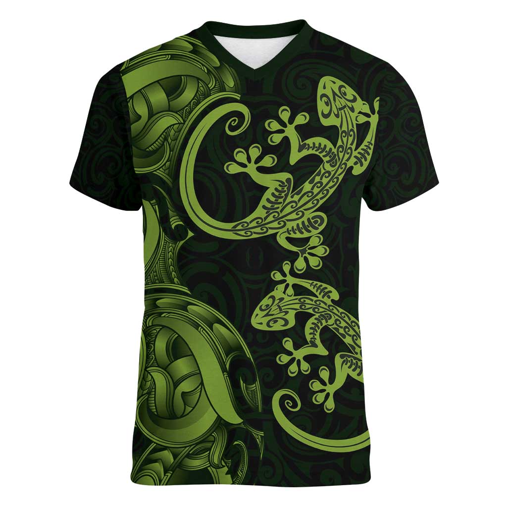 New Zealand Gecko Maori Art Tattoo Women V-Neck T-Shirt LT03 Female Green - Polynesian Pride