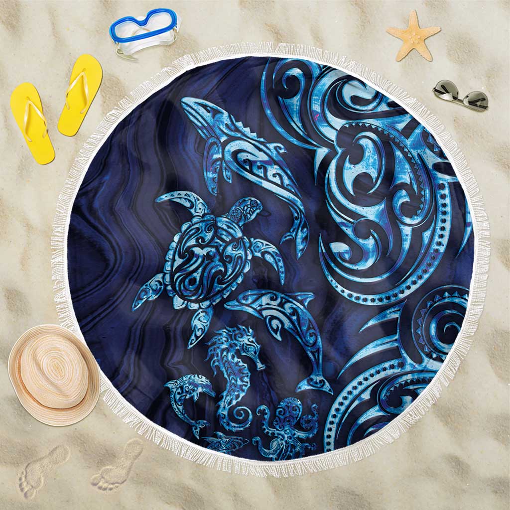 New Zealand Connecting with Seas Beach Blanket Maori Tribal and Sea Animals Tattoo - Sea Texture Glass Style