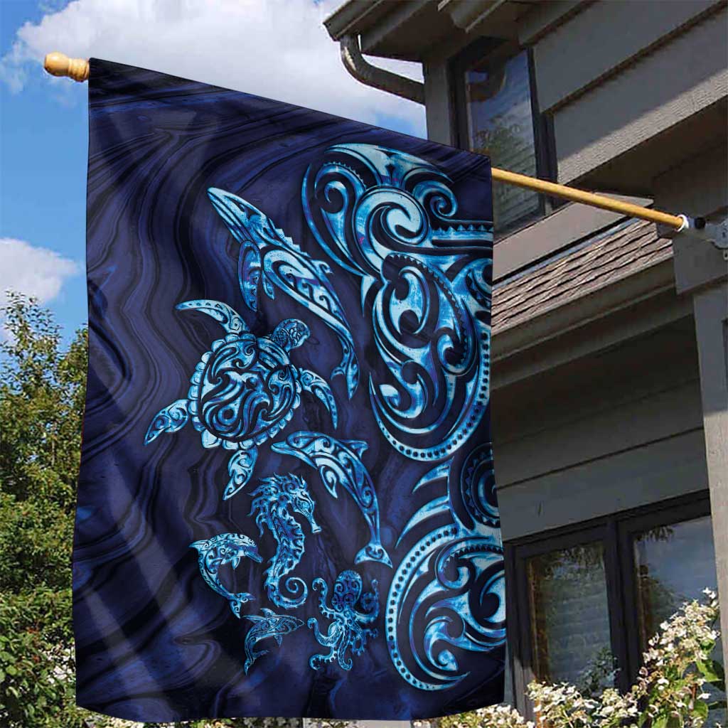 New Zealand Connecting with Seas Garden Flag Maori Tribal and Sea Animals Tattoo - Sea Texture Glass Style