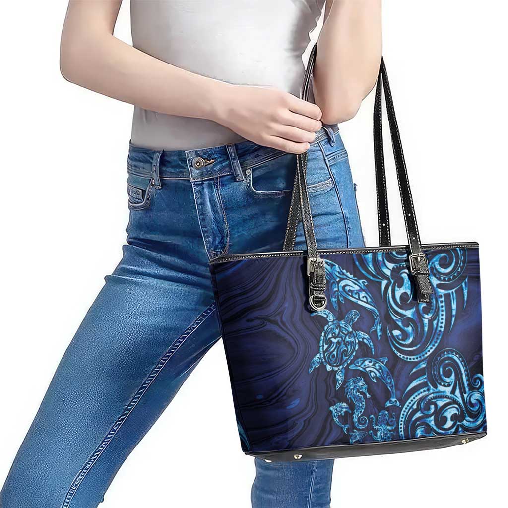 New Zealand Connecting with Seas Leather Tote Bag Maori Tribal and Sea Animals Tattoo - Sea Texture Glass Style