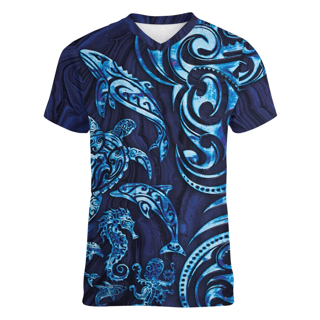 New Zealand Connecting with Seas Women V-Neck T-Shirt Maori Tribal and Sea Animals Tattoo - Sea Texture Glass Style LT03 Female Navy - Polynesian Pride