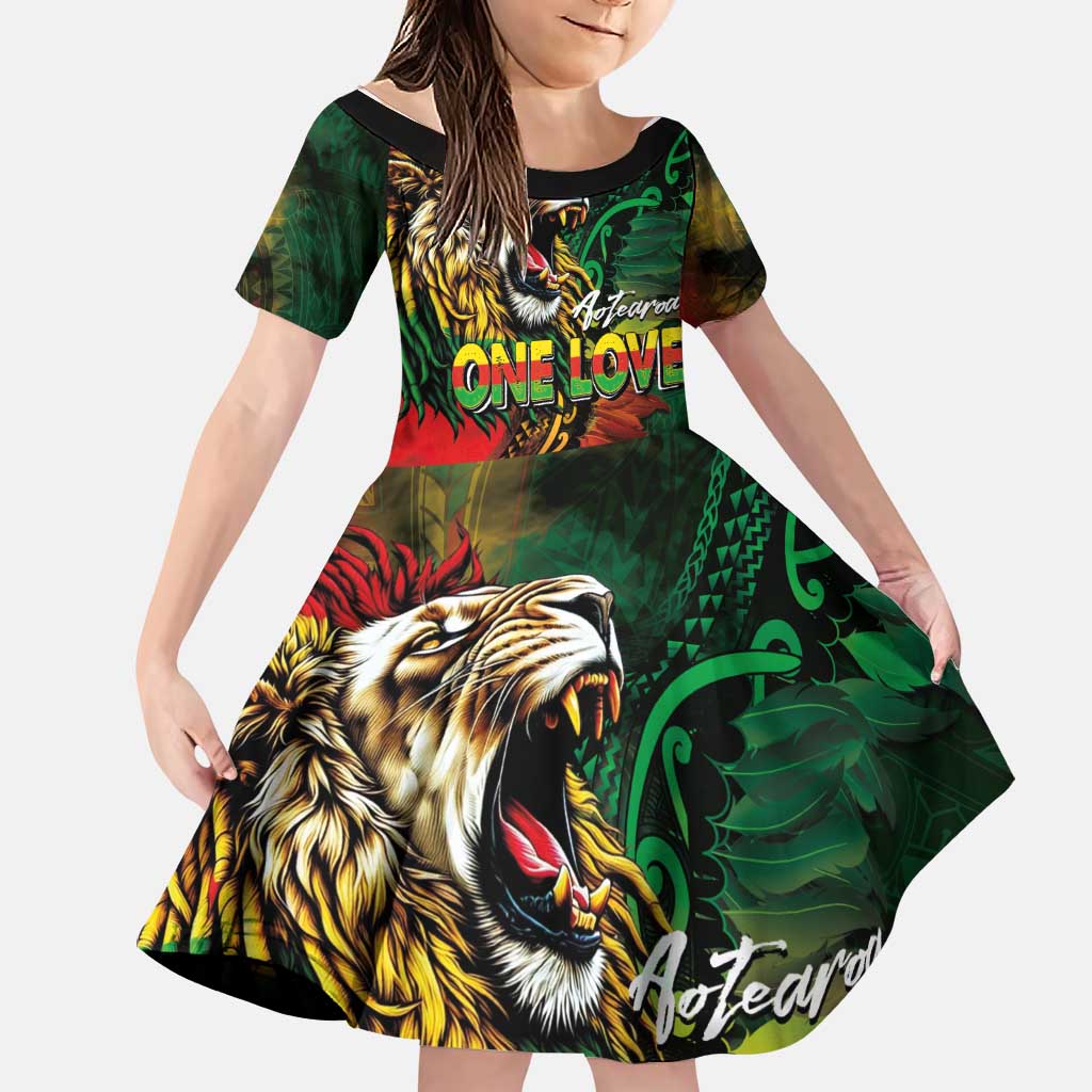 Aotearoa One Love Family Matching Summer Maxi Dress and Hawaiian Shirt Reggae Lion with Kakahu Huruhuru LT03 Daughter's Dress Black - Polynesian Pride