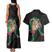Hawaii Pikake and Maile Lei Couples Matching Tank Maxi Dress and Hawaiian Shirt Honu Polynesian Pattern Black Color