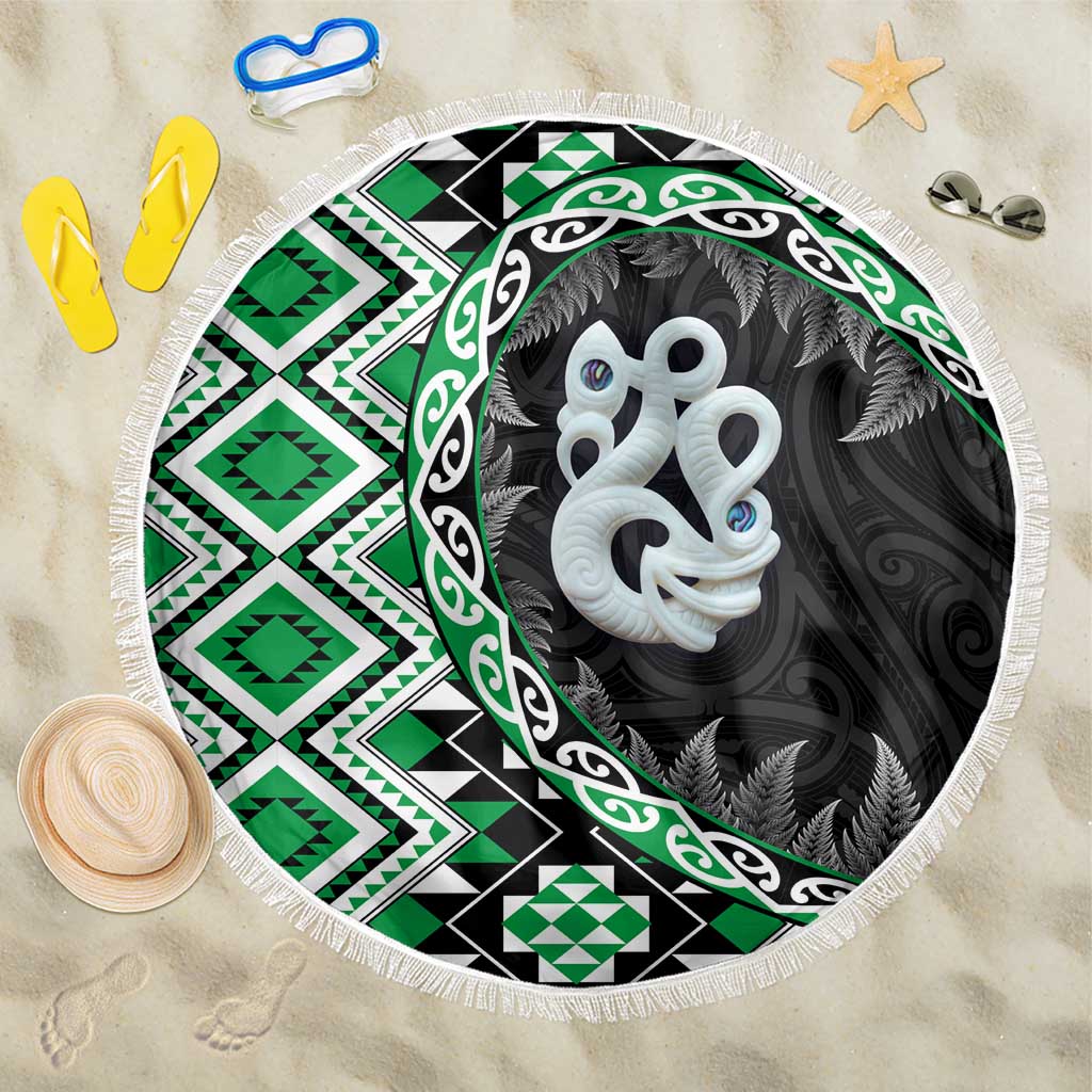Green Taniko Motif Aotearoa Manaia and Silver Fern Beach Blanket