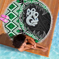 Green Taniko Motif Aotearoa Manaia and Silver Fern Beach Blanket