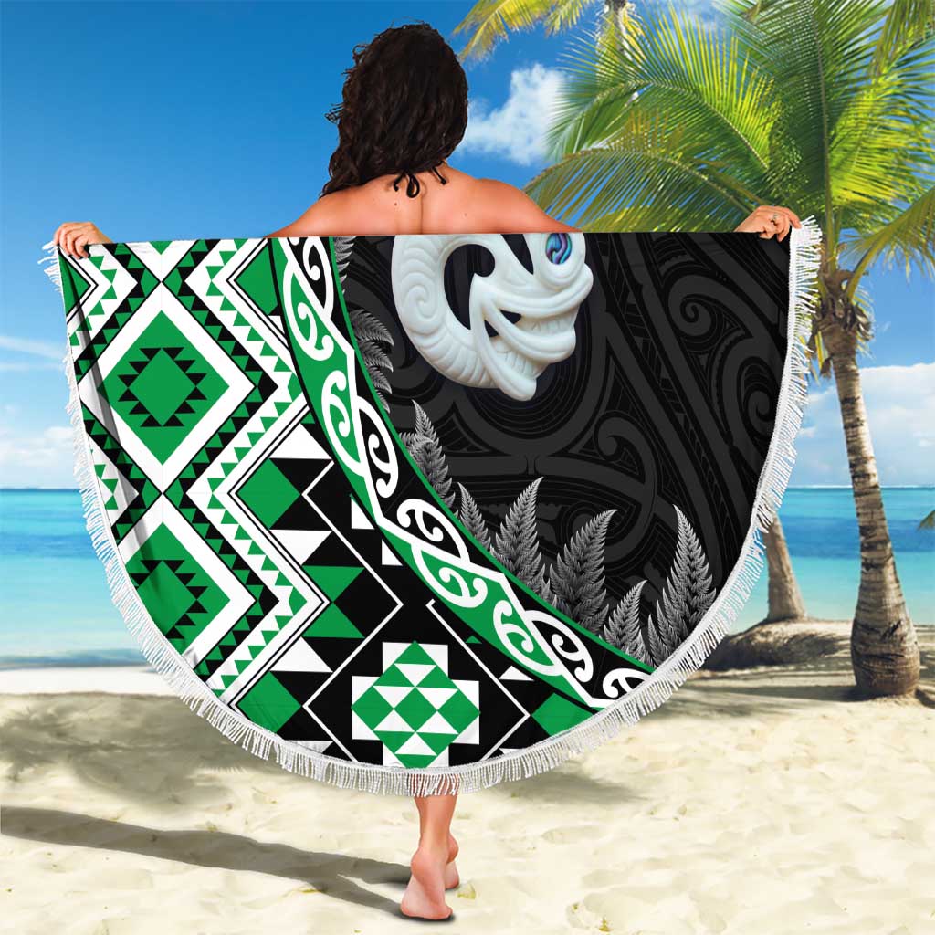 Green Taniko Motif Aotearoa Manaia and Silver Fern Beach Blanket