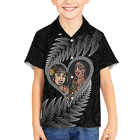 New Zealand Valentine Day Family Matching Off Shoulder Short Dress and Hawaiian Shirt Aotearoa Warrior and Woman Love Heart Maori Pattern LT03 Son's Shirt Black - Polynesian Pride