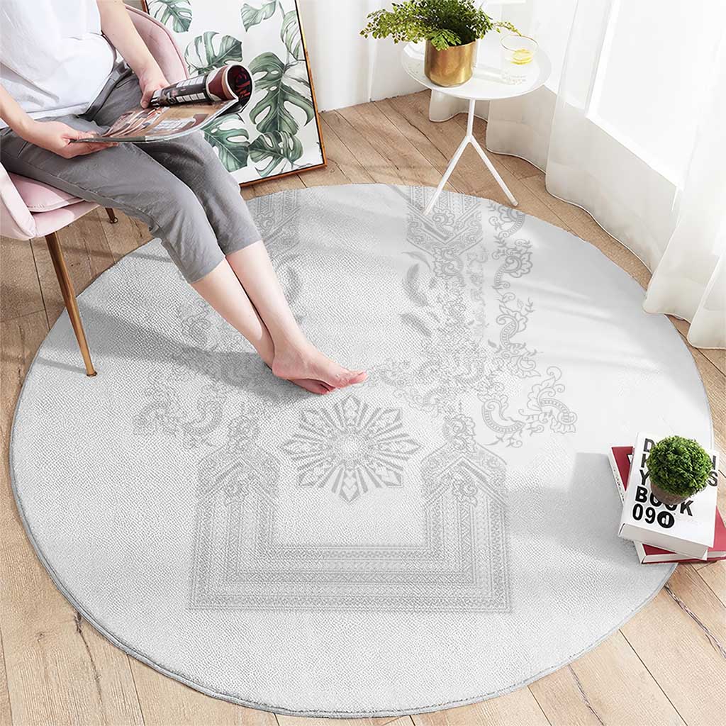 Philippines Barong Style Round Carpet with Polynesian Art and Leaf Motif White Color