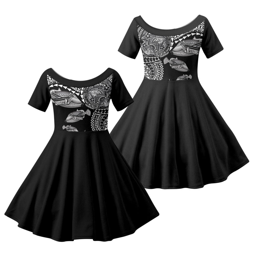 Hawaiian Reef Triggerfish Family Matching Summer Maxi Dress and Hawaiian Shirt Polynesian Art with Tribal Humuhumunukunukuapua'a LT03 Daughter's Dress Black - Polynesian Pride