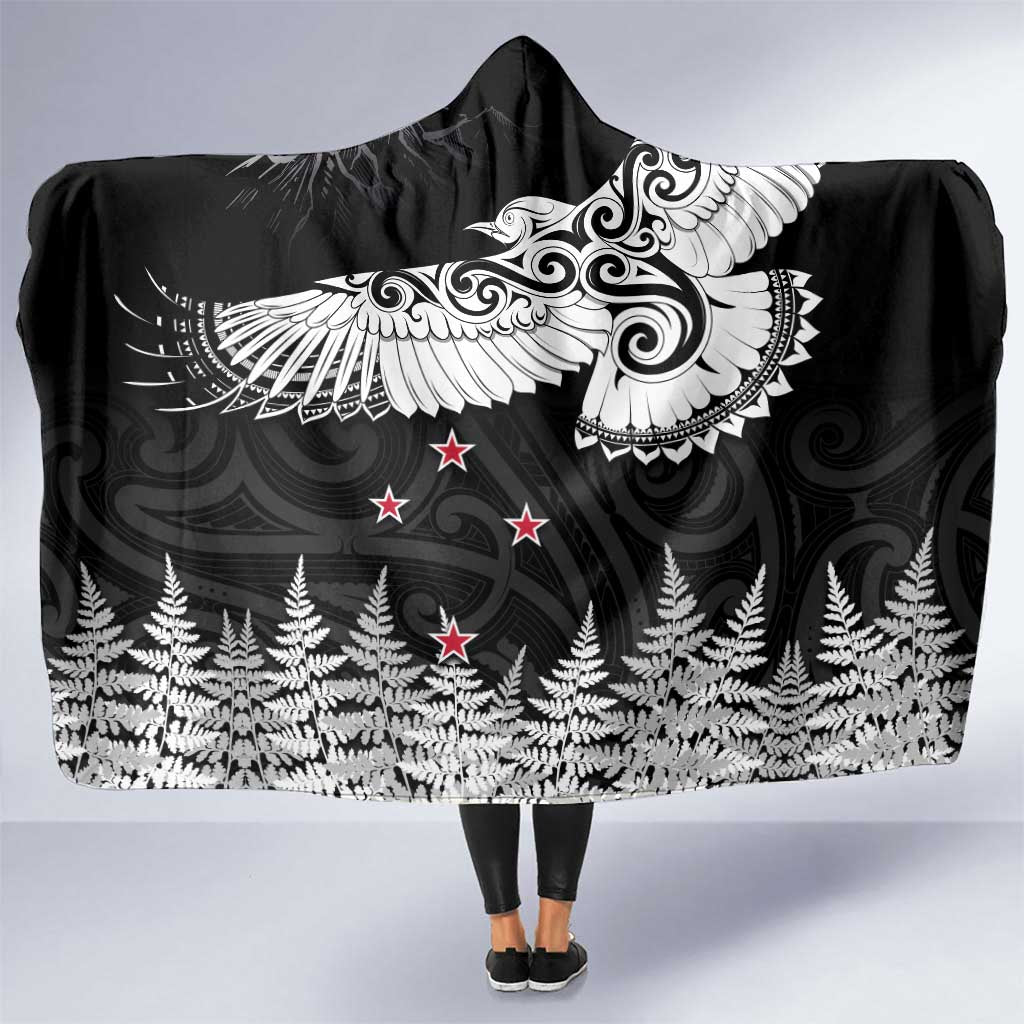 New Zealand Kea Bird Hooded Blanket Maori Tattoo and Silver Fern Black Color