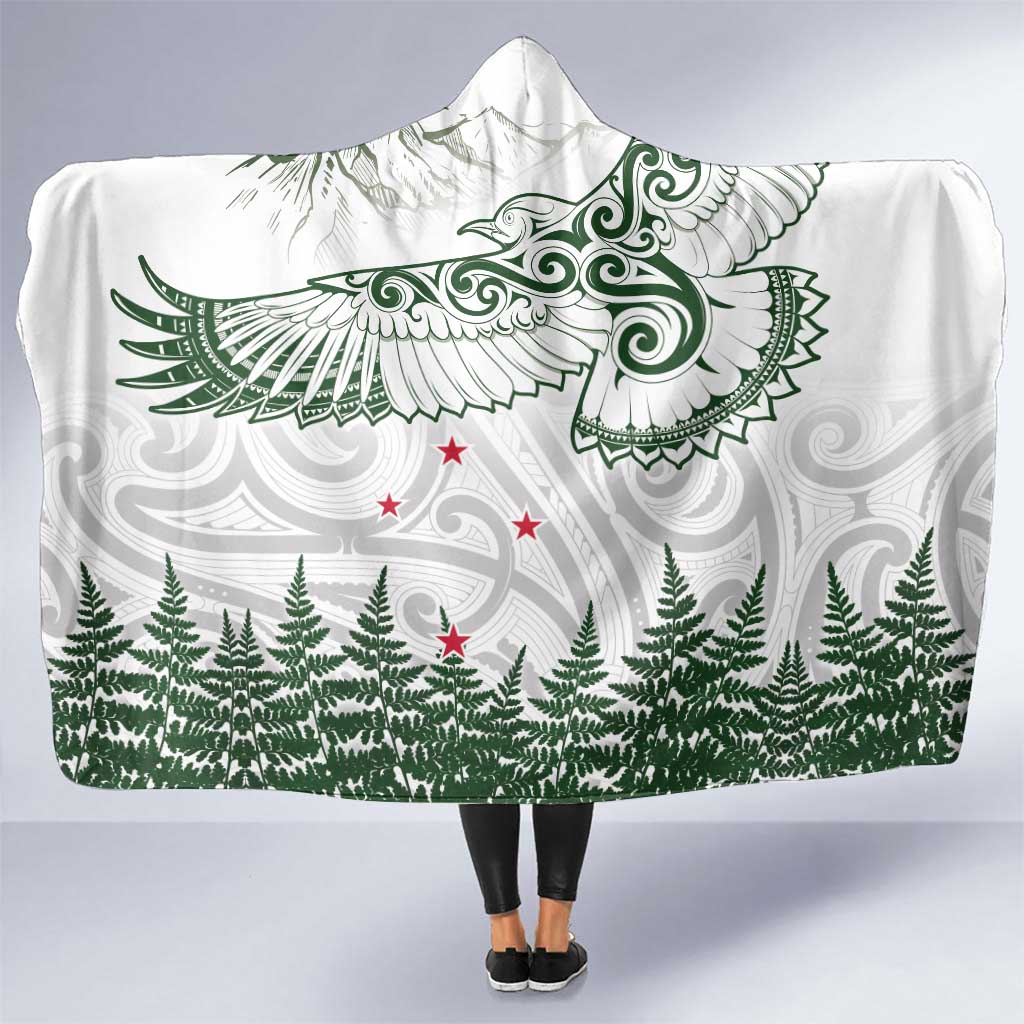 New Zealand Kea Bird Hooded Blanket Maori Tattoo and Silver Fern Green Color LT03 One Size White - Polynesian Pride