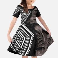 Aotearoa Tukutuku Motif Kid Short Sleeve Dress Pohutukawa and Fern Leaves Grayscale Color LT03 KID Black - Polynesian Pride