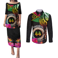 Personalised Vanuatu 44th Anniversary Couples Matching Puletasi and Long Sleeve Button Shirt Boars Tusk and Melanesian Warrior Indipendens Dei