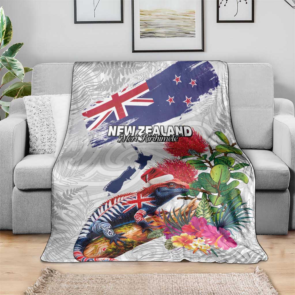 New Zealand Christmas Blanket Meri Kirihimete-Tuatara and Pohutukawa White Color
