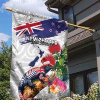 New Zealand Christmas Garden Flag Meri Kirihimete-Tuatara and Pohutukawa White Color