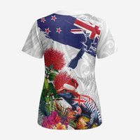 New Zealand Christmas Scrub Top Meri Kirihimete-Tuatara and Pohutukawa White Color - Polynesian Pride