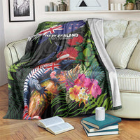 New Zealand Christmas Blanket Meri Kirihimete-Tuatara and Pohutukawa Black Color