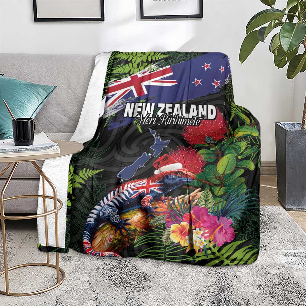 New Zealand Christmas Blanket Meri Kirihimete-Tuatara and Pohutukawa Black Color