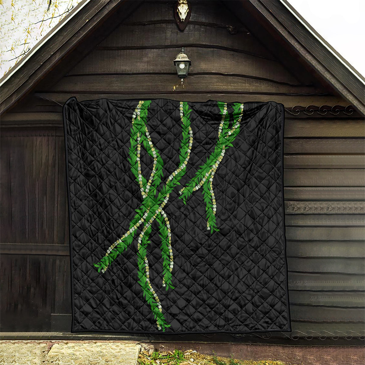 Hawaii Maile Lei Quilt Aloha Black Color
