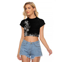 Hawaii Tropical Flowers and Leaves Raglan Cropped T Shirt Tapa Pattern Grayscale Mode