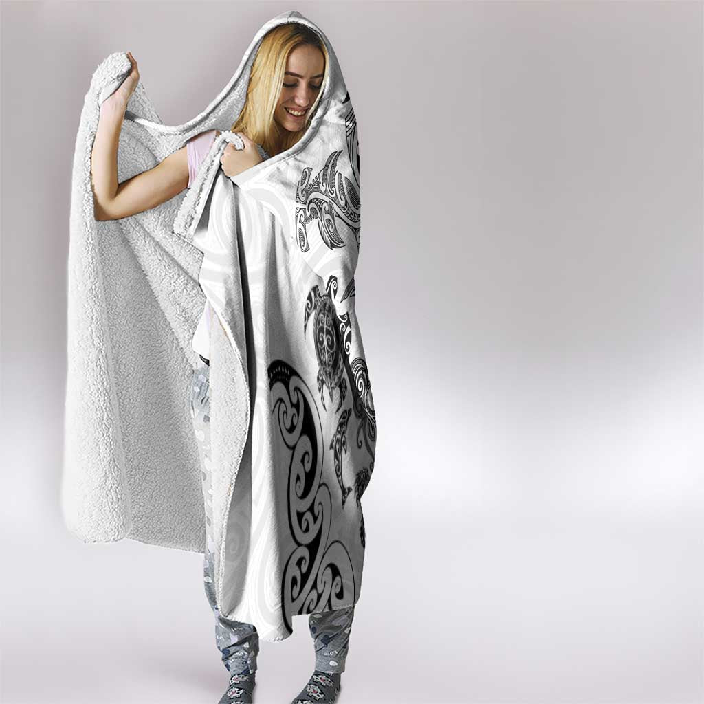 New Zealand Sea Animals with Maori Tribal Tattoo Hooded Blanket White Color LT03 - Polynesian Pride