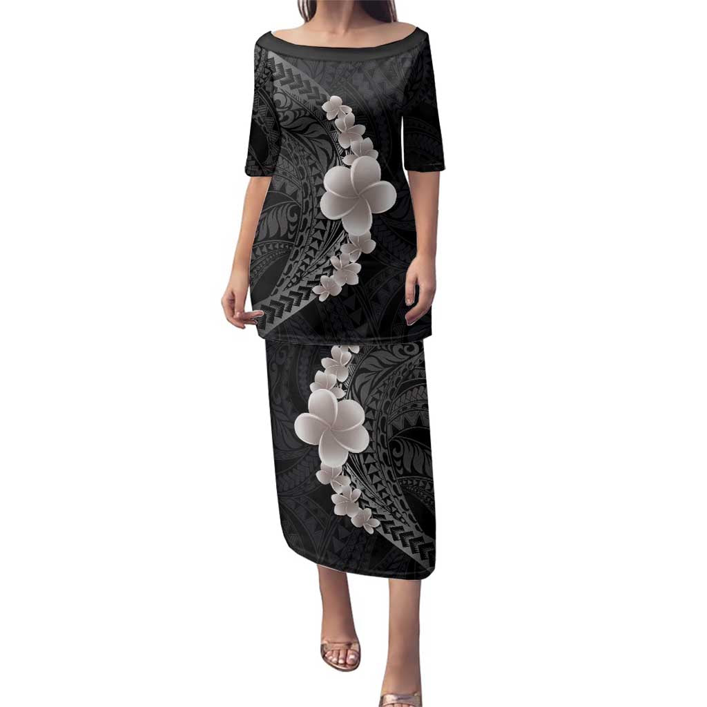Hawaiian Tropical Plumeria Art Polynesian Tattoo Family Matching Puletasi and Hawaiian Shirt Grayscale Color LT03 Mom's Dress Black - Polynesian Pride