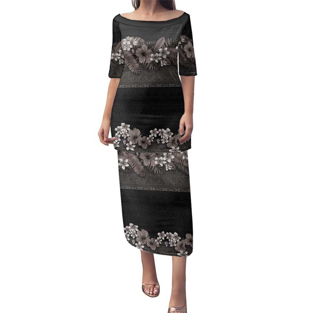 Hawaiian Tropical Flowers and Tribal Polynesian Tattoo Family Matching Puletasi and Hawaiian Shirt Grayscale Mode LT03 Mom's Dress Black - Polynesian Pride