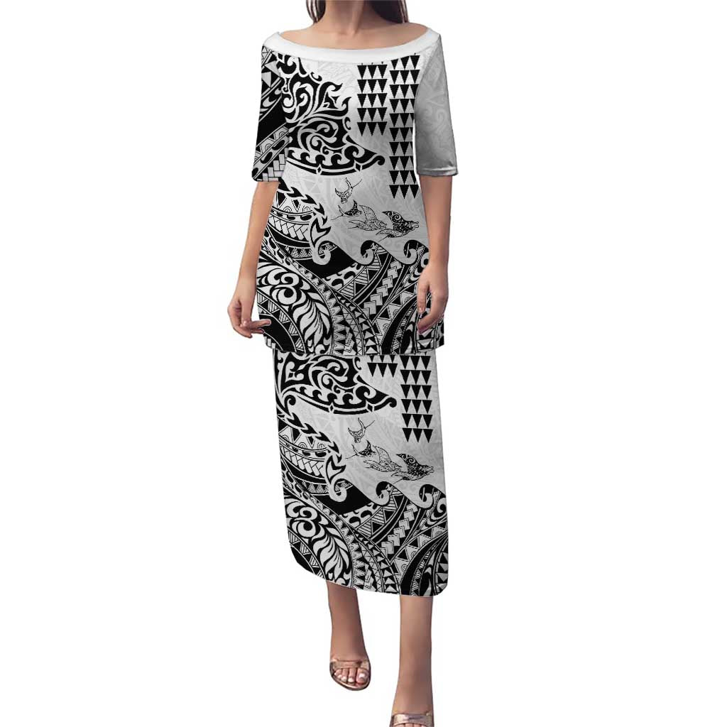 Hawaiian Tribal Manta Ray Family Matching Puletasi and Hawaiian Shirt Kakau Tattoo and Polynesian Art Motif Pattern LT03 Mom's Dress Multicolor - Polynesian Pride