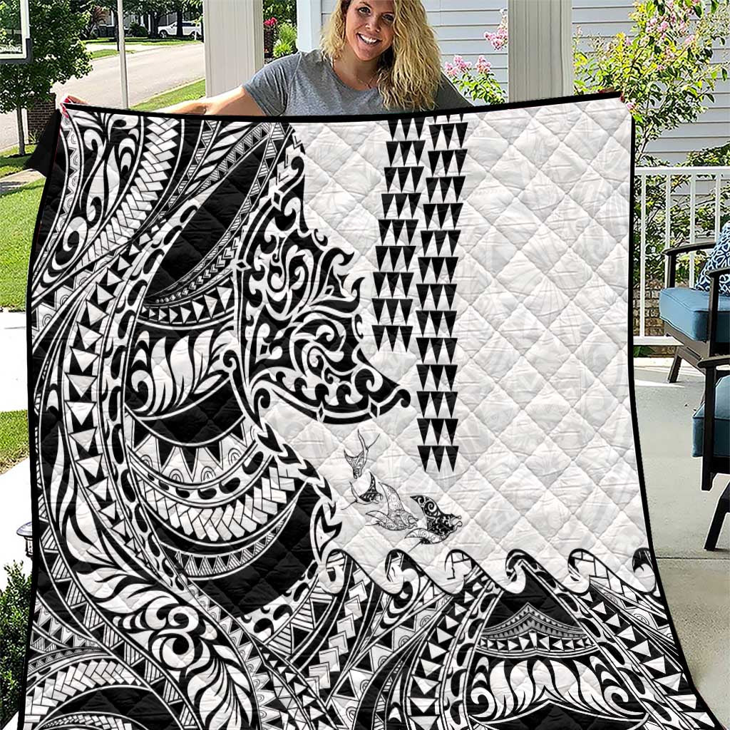 Hawaiian Tribal Manta Ray Quilt Kakau Tattoo and Polynesian Art Motif Pattern