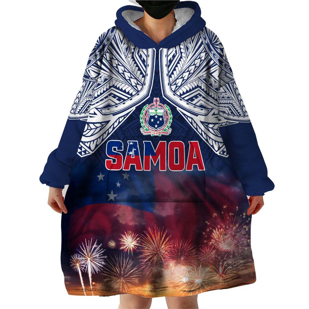 Samoa Indenpendence Day Wearable Blanket Hoodie Sky Fireworks with Flag Style LT03 - Polynesian Pride