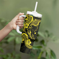 Hawaiian Manta Rays Tumbler With Handle Tribal Hibiscus Polynesian Tattoos Yellow Color - Polynesian Pride
