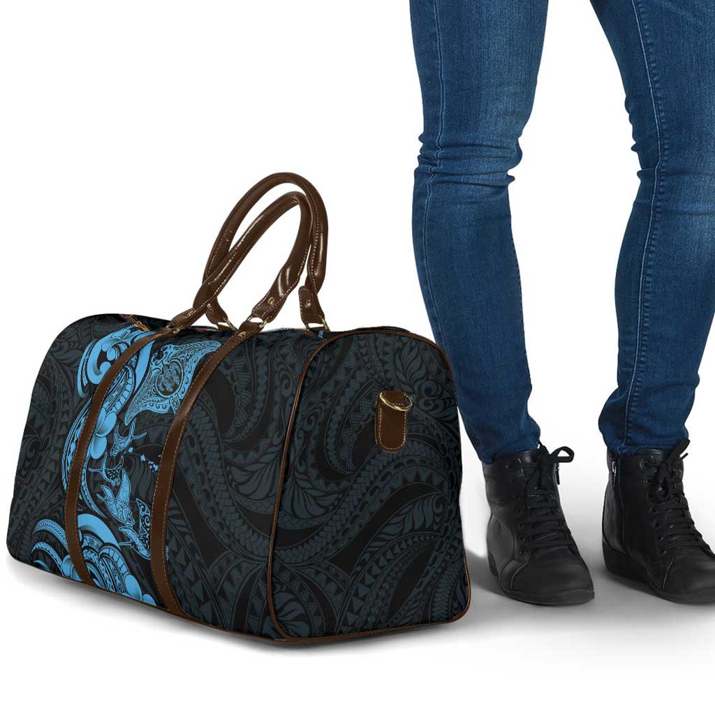 Hawaiian Manta Rays Travel Bag Tribal Hibiscus Polynesian Tattoos Blue Color - Polynesian Pride