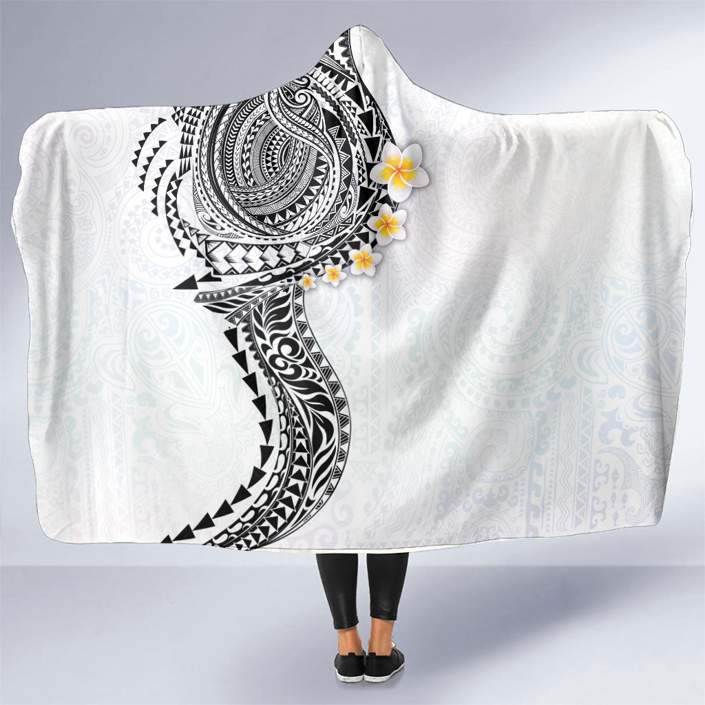 Hawaiian Tribal Tattoo and Plumeria Hooded Blanket Polynesian Pattern White Color LT03 One Size White - Polynesian Pride