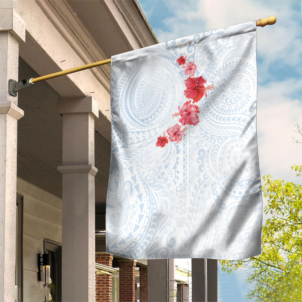 Hawaiian Tribal Tattoo and Hibiscus Garden Flag Polynesian Pattern Airy White Blue Cloud