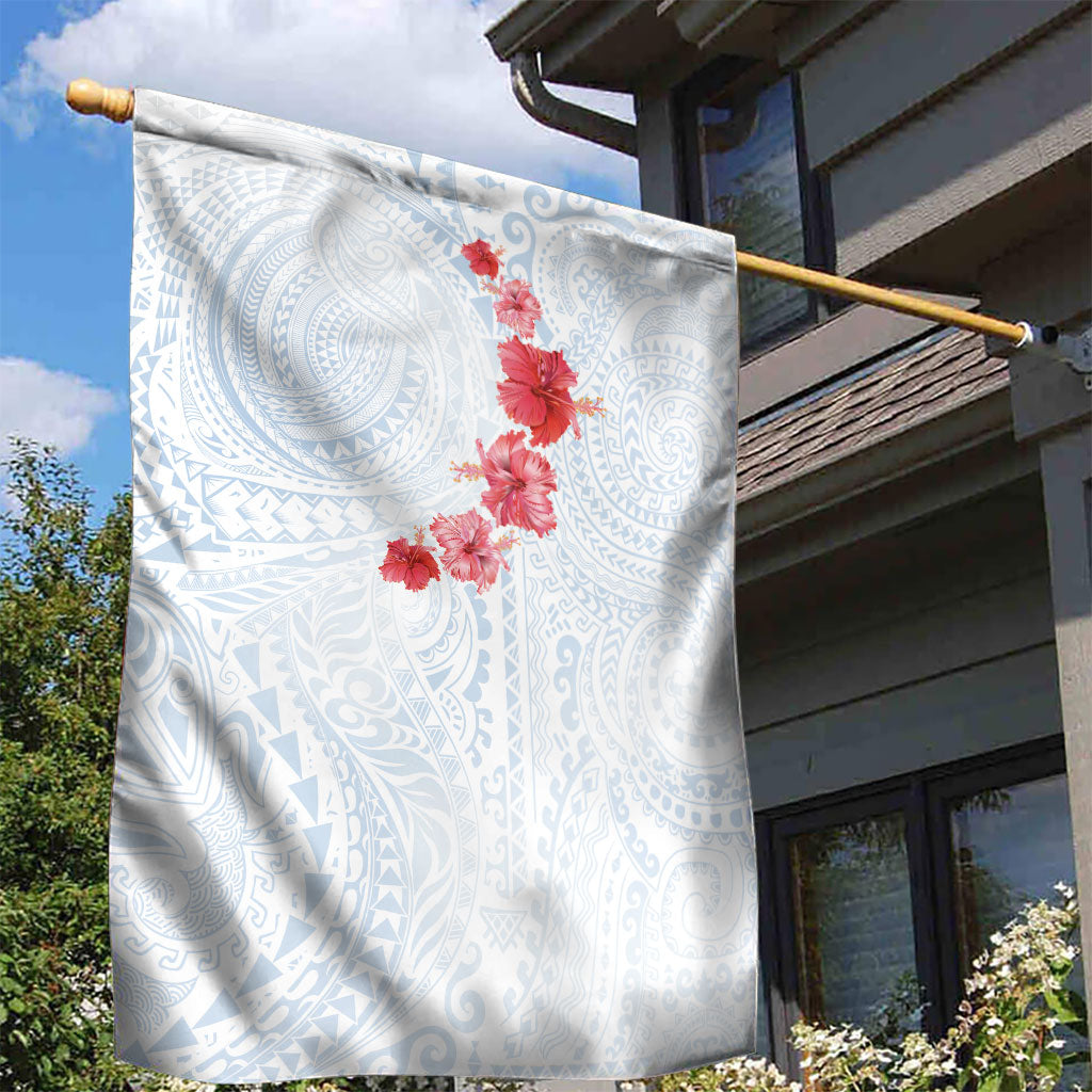 Hawaiian Tribal Tattoo and Hibiscus Garden Flag Polynesian Pattern Airy White Blue Cloud