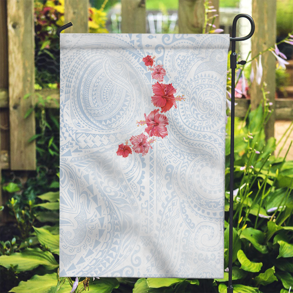 Hawaiian Tribal Tattoo and Hibiscus Garden Flag Polynesian Pattern Airy White Blue Cloud