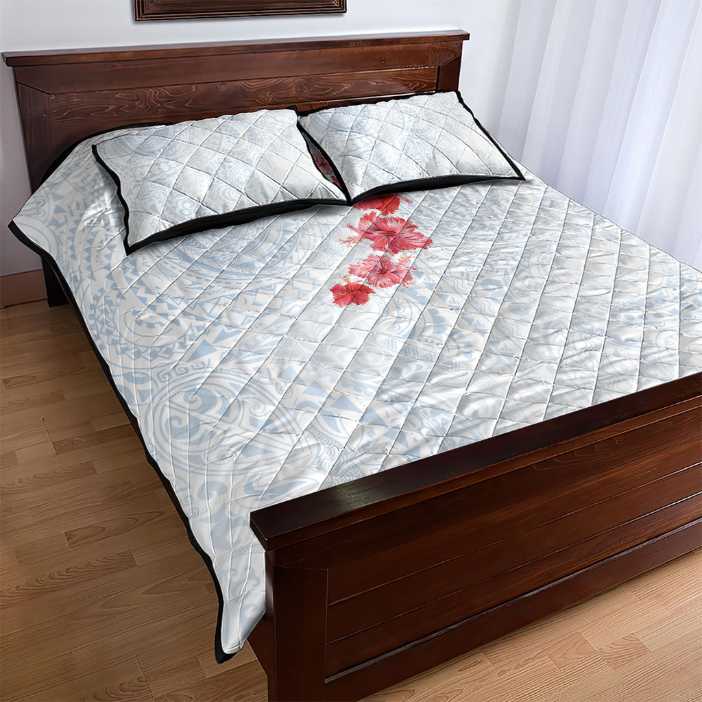 Hawaiian Tribal Tattoo and Hibiscus Quilt Bed Set Polynesian Pattern Airy White Blue Cloud