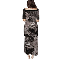 Hawaiian Plumeria and Hibiscus with Turtles Puletasi Polynesian Art Grayscale - Polynesian Pride