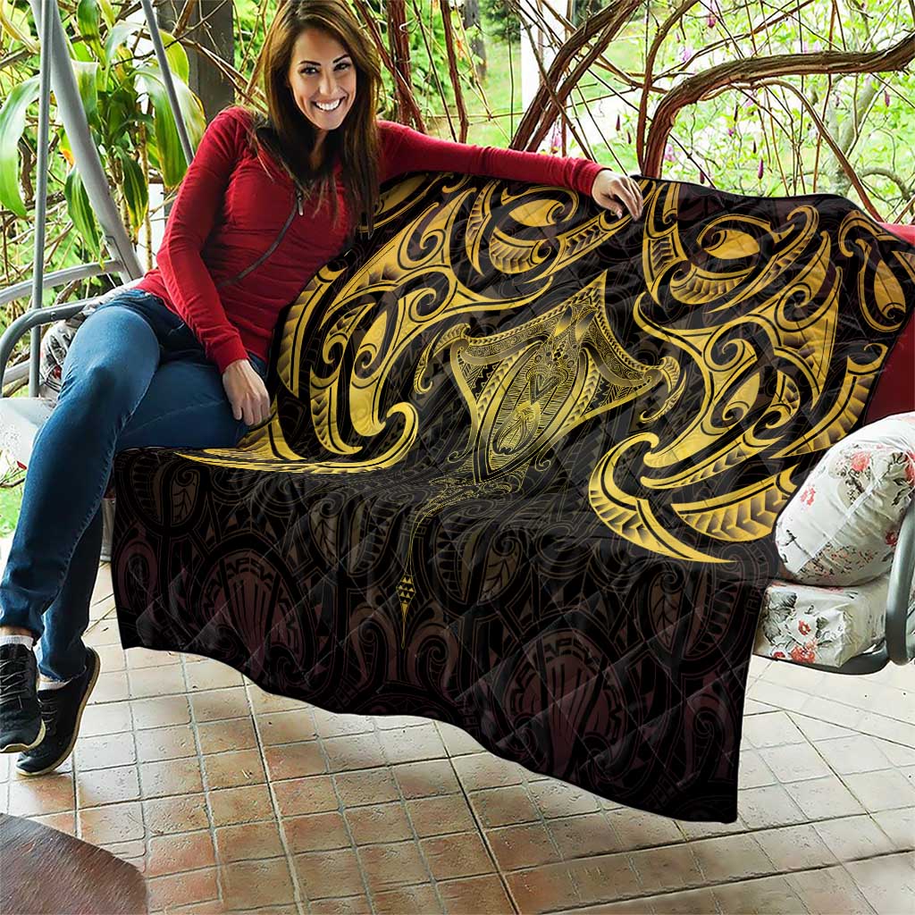 New Zealand Aotearoa Quilt Maori Manta Ray Moko Gold - Polynesian Pride