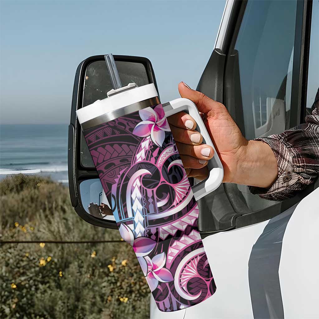 Polynesian Art Tattoo Tumbler With Handle Plumeria Flowers Pink Gradient