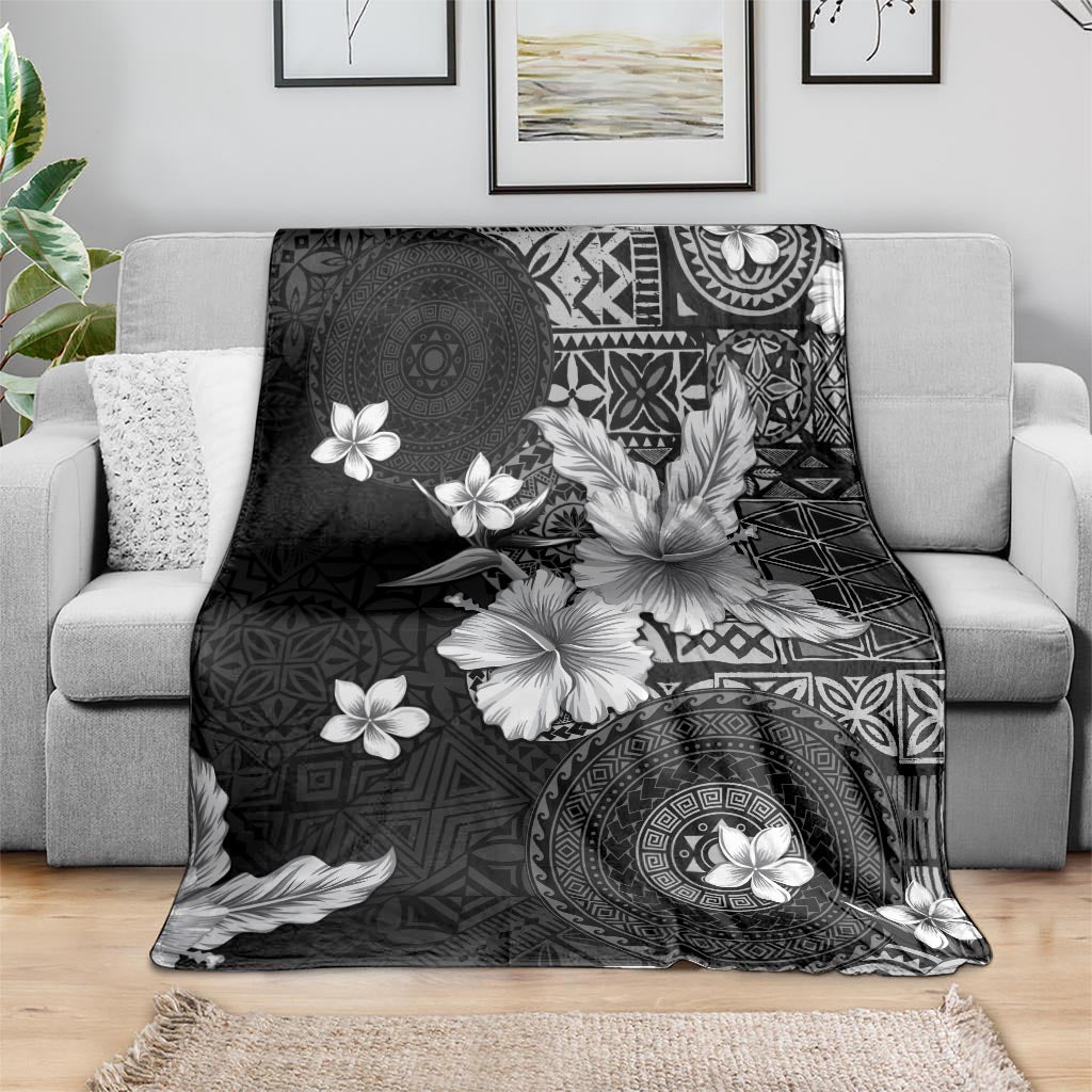 Hawaii Tapa Pattern With Black Hibiscus Blanket