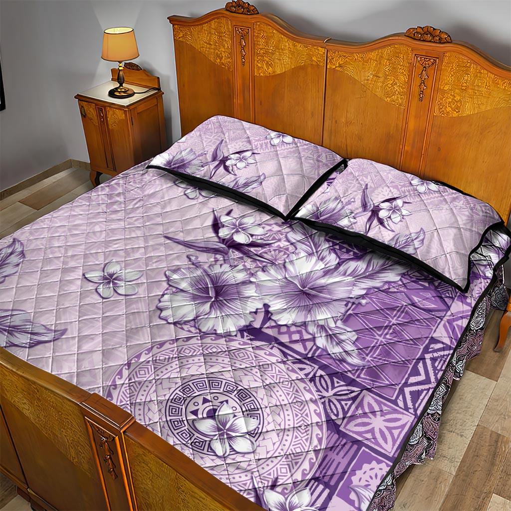Hawaii Tapa Pattern With Violet Hibiscus Quilt Bed Set