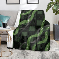 Hawaiian Quilt Blanket Pele Hair Hinahina Lei Black Version